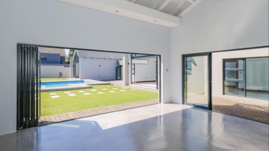 5 Bedroom Property for Sale in Leloko Lifestyle Estate North West